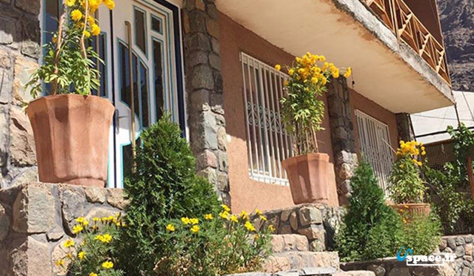 هتل نویذر- قزوین- الموت-روستای گرمارود سینا- نمای زیبای بیررونی